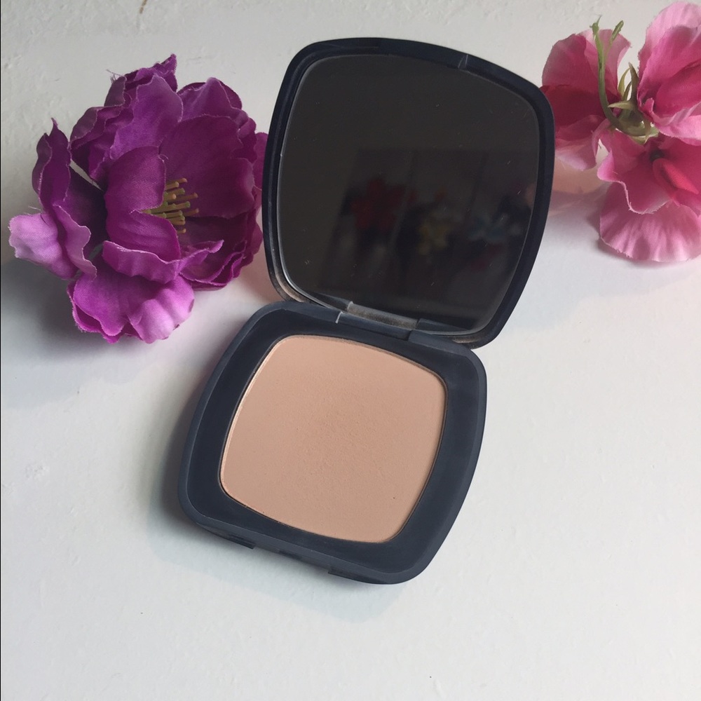 READY Foundation Broad Spectrum SPF 20