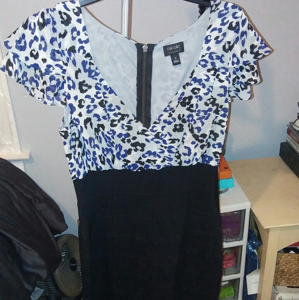 Dress - Picture 1 of 3