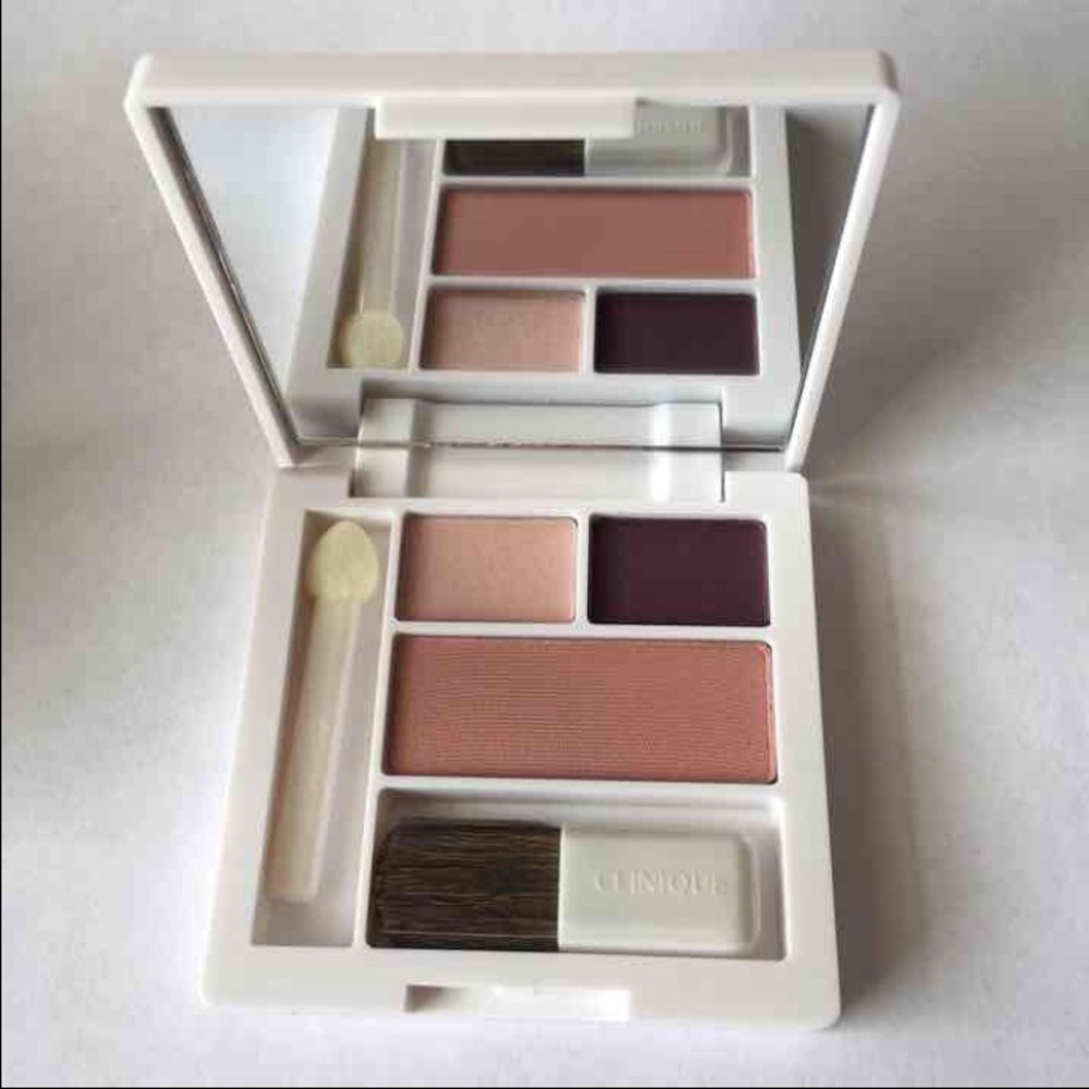 Clinique Gift Set - Picture 3 of 4