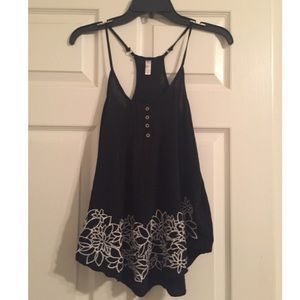 Black and white floral tank
