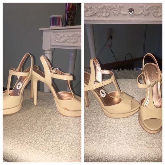BCBGeneration Shoes - Tan BCBGeneration heels