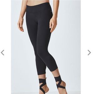 Fabletics black capris; Excellent Condition