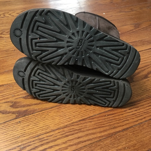 Short ugg chocolate boots - Picture 4 of 4