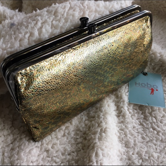 HOBO Handbags - NWT: HOBO Lauren Leather Wallet/Clutch