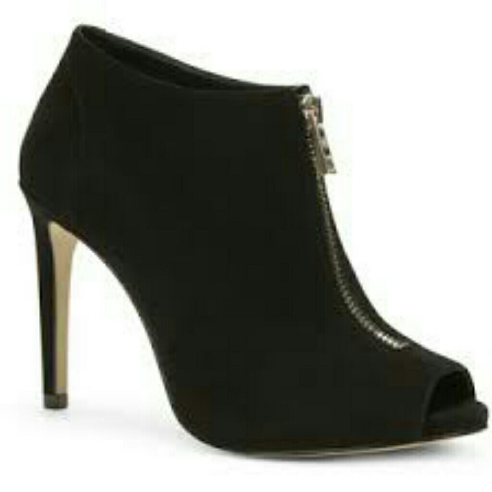 Ann Taylor Black Zipper Booties Size 9