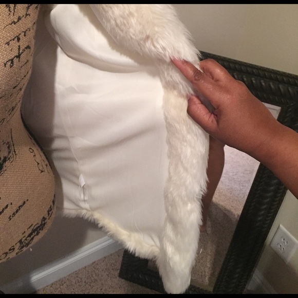 Beautiful Faux Fur Vest!❤️ - Picture 4 of 4