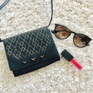 ✨REDUCED✨NWOT Stella and Dot Nolita Crossbody Bag