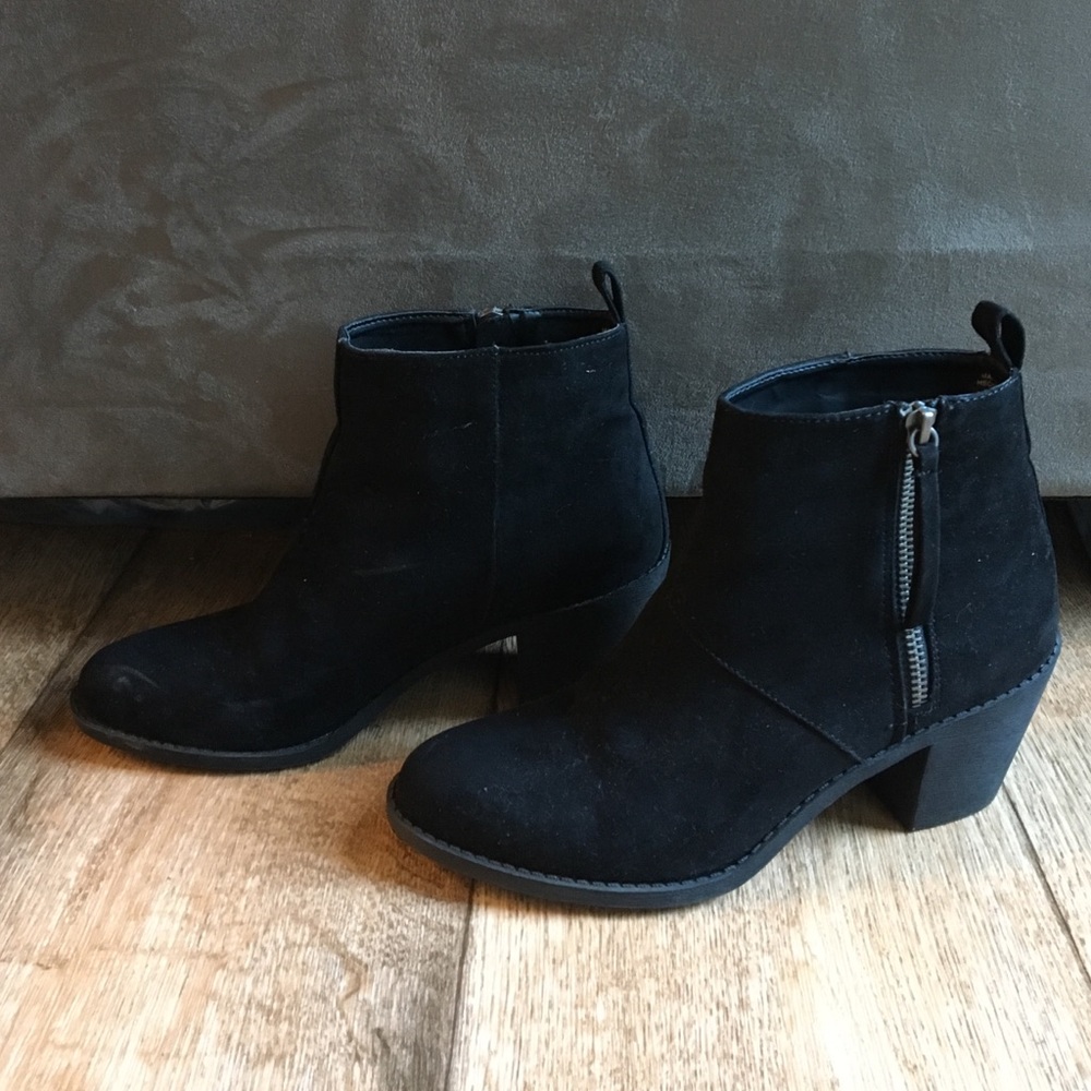 Forever 21 suede boots
