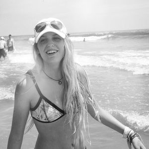 Meet your Posher, Julia