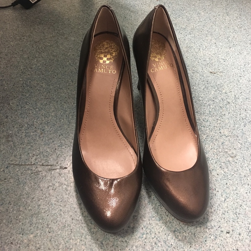VINCE CAMUTO BRONZE/GOLD SEXY PUMP