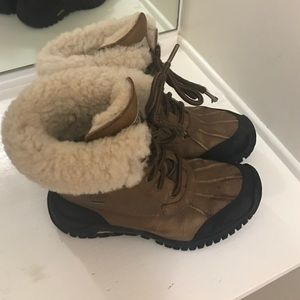 UGG BOOTS