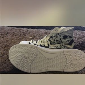 Skull high top sneakers