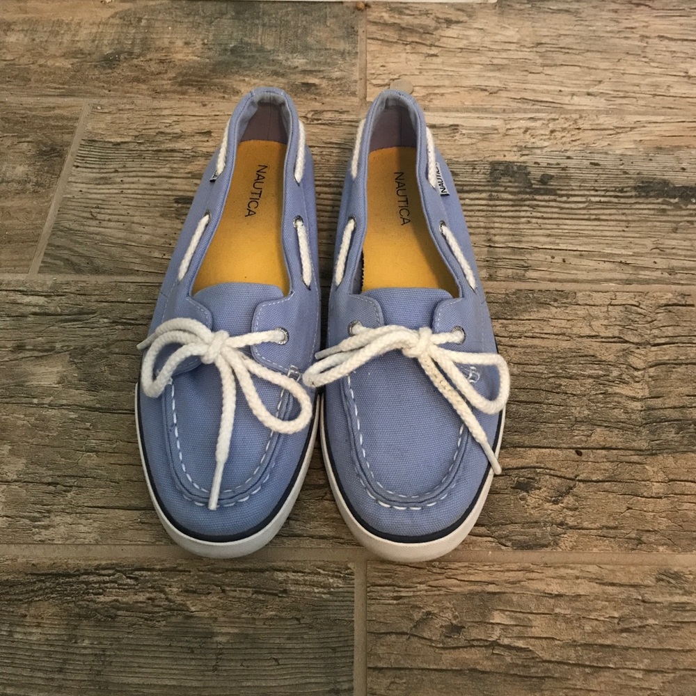 Lilac Nautica loafers