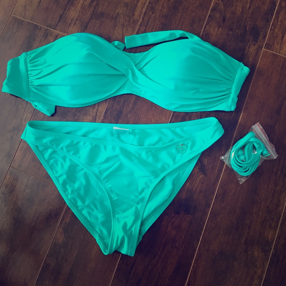BodyGlove swimsuit set