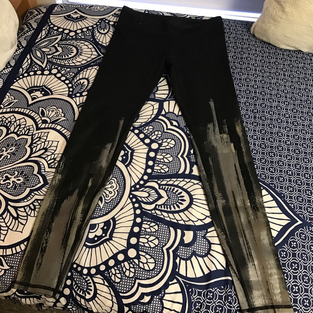 Glow in the dark Alo Yoga leggings