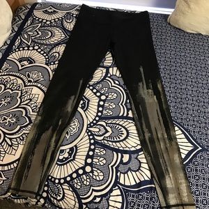 Glow in the dark Alo Yoga leggings