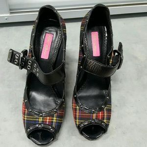 Betsey Johnson plaid & buckles pumps