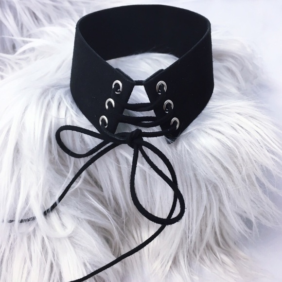🌿 Wide Suede Black Lace Up Choker - Picture 3 of 7