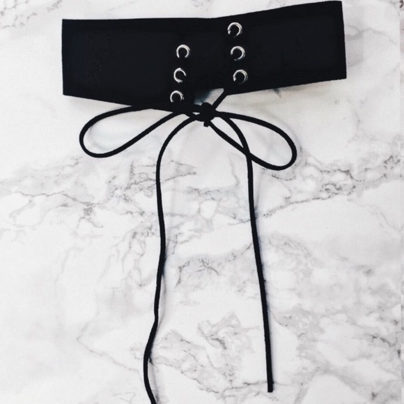 🌿 Wide Suede Black Lace Up Choker - Picture 4 of 7
