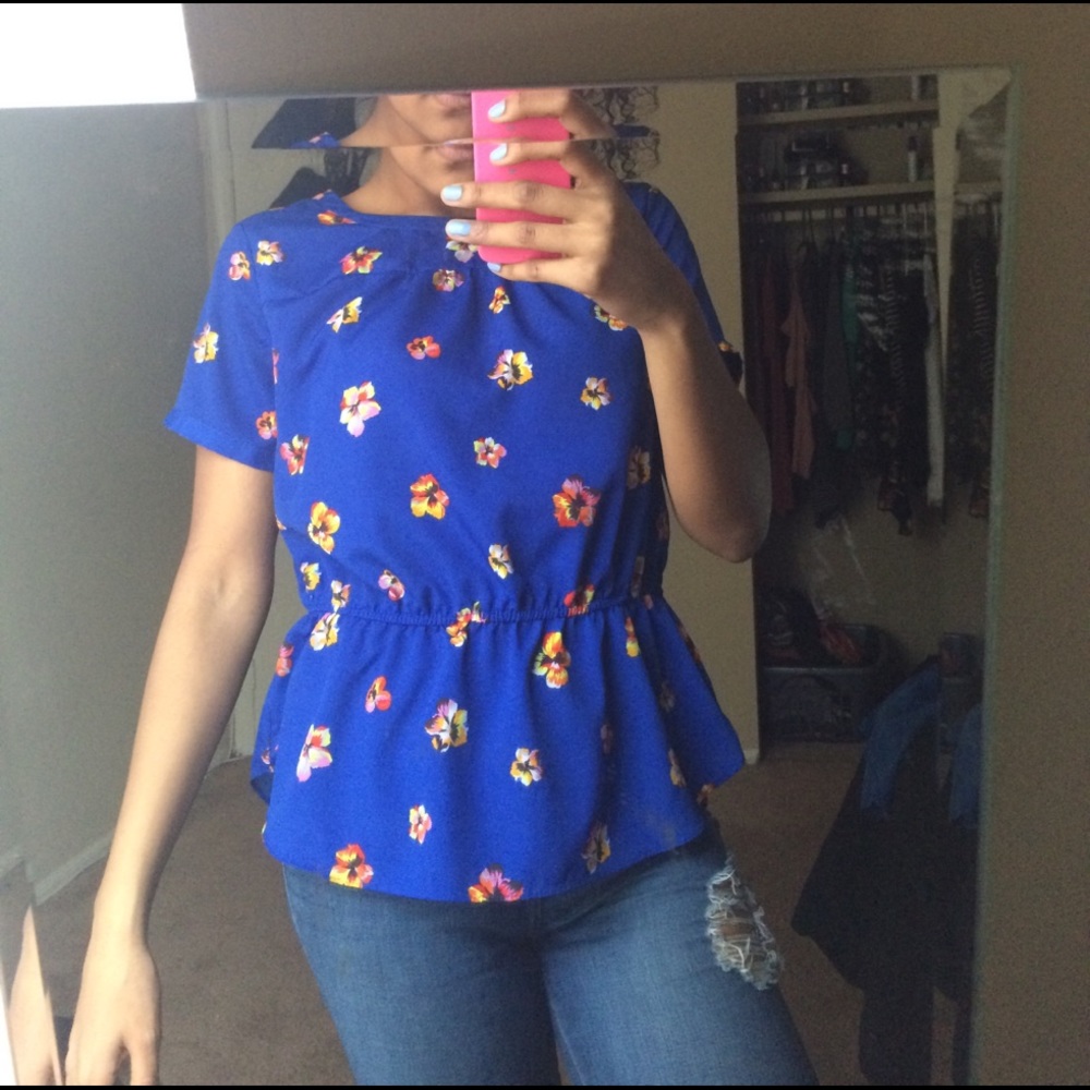 blue floral peplum top