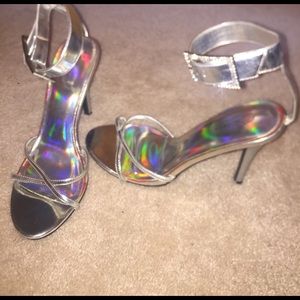 Silver translucent sandals 💙Size 9💙