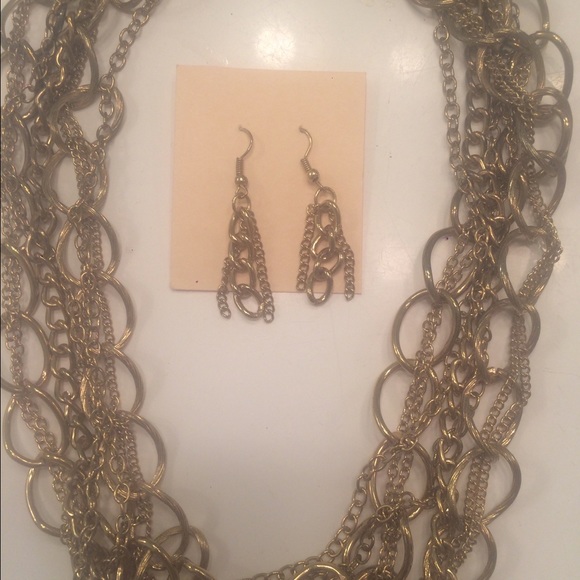 Gold Chained Necklace and Earrings Set - Picture 3 of 4