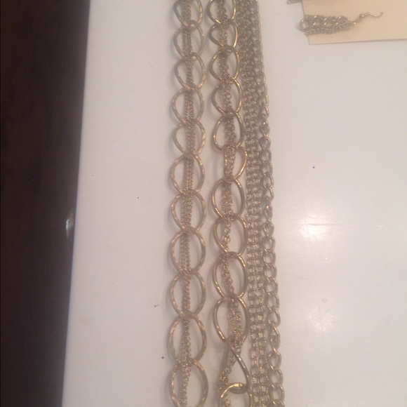 Gold Chained Necklace and Earrings Set - Picture 4 of 4