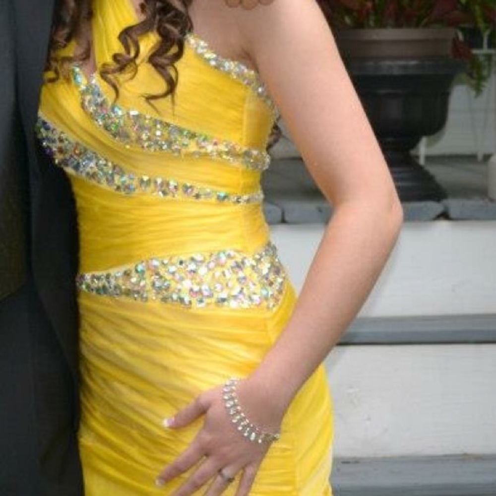 Maggie Sotero prom dress