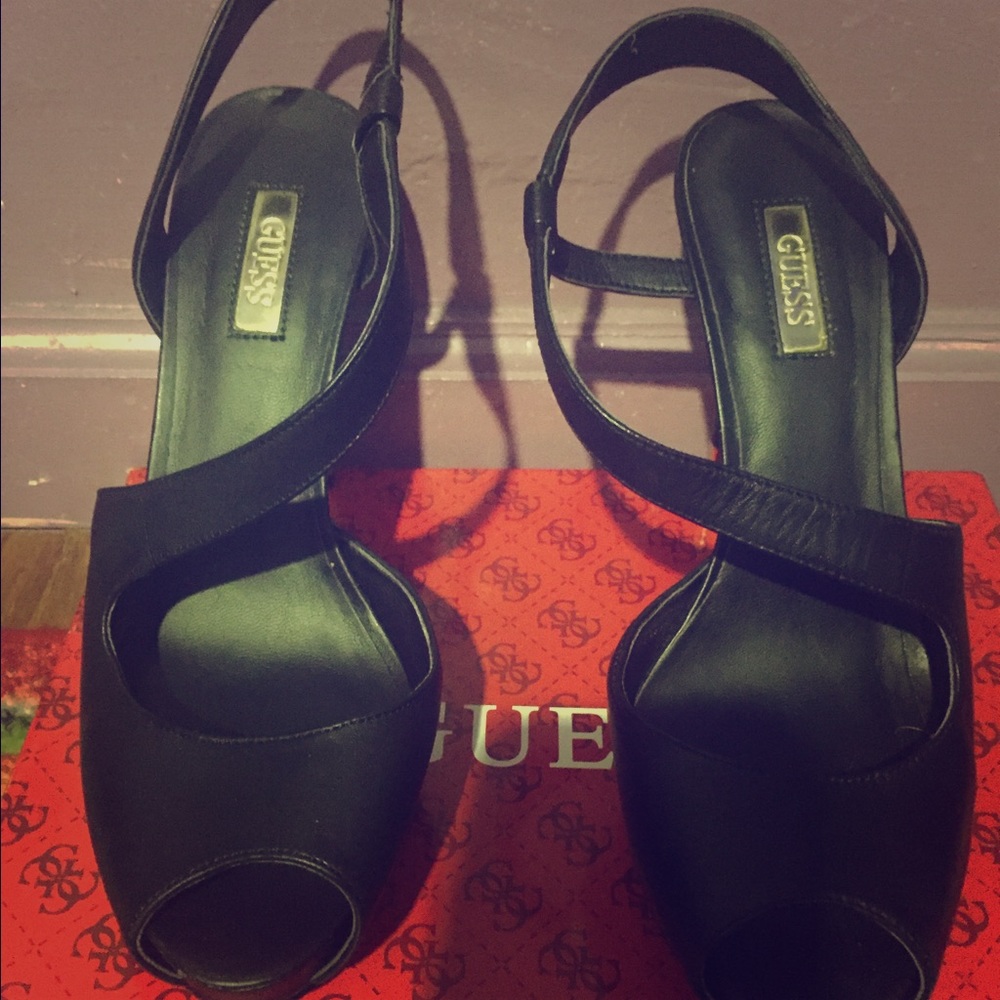 Guess shoes 👠