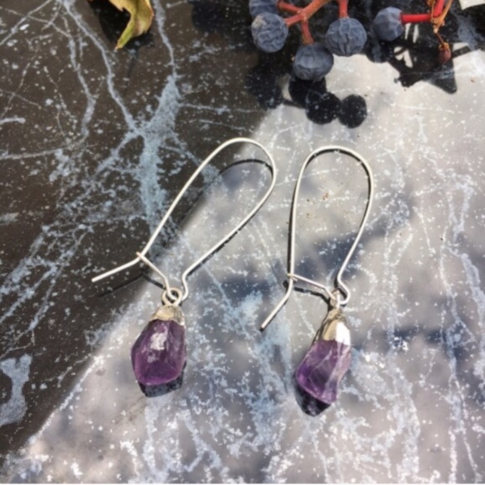 Wild Raw Amethyst Dangle Earrings - Picture 3 of 4