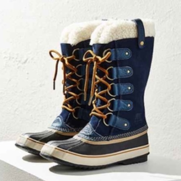 navy blue sorel boots