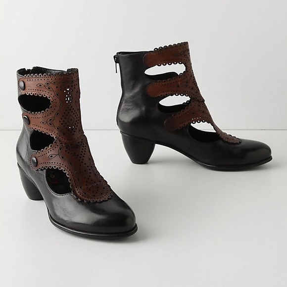 Anthropologie Shoes - ANTHROPOLOGIE ✨RARE✨Chiseled Doily Bootie 6