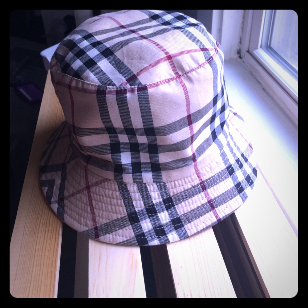 Burberry hat