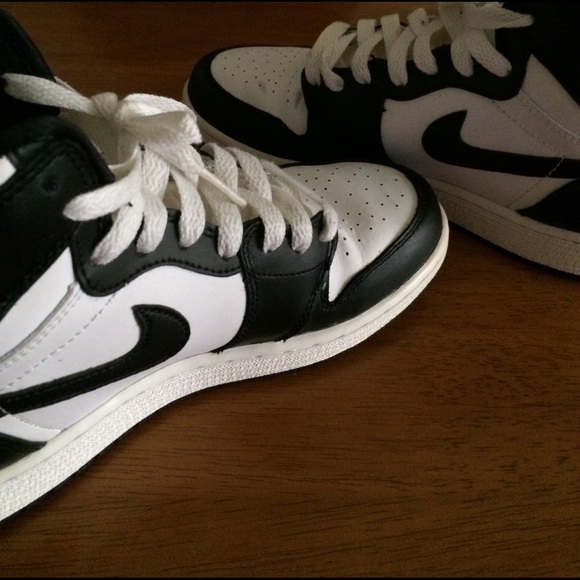 🚫SOLD🚫Nike Air Jordan 1 - Picture 4 of 4