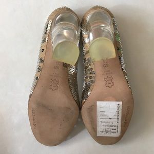 BCBGMaxAzria Shoes - Rare Vintage BCBG MaxAzria Cable Sequined Pumps BCBGMaxAzria Shoes - Rare Vintage BCBG MaxAzria Cable Sequined Pumps