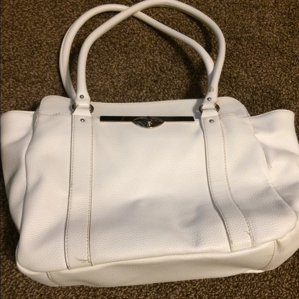 White LuLu purse
