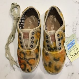 Kids hand painted TOMS