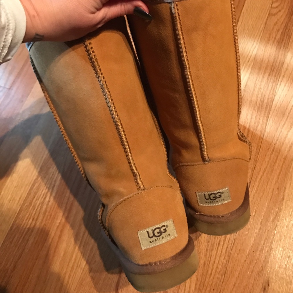 UGG