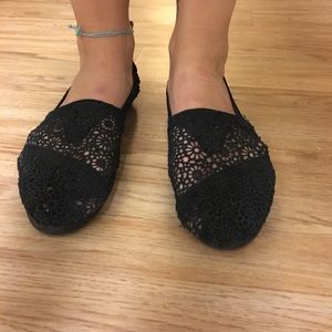Black knit Toms size 9