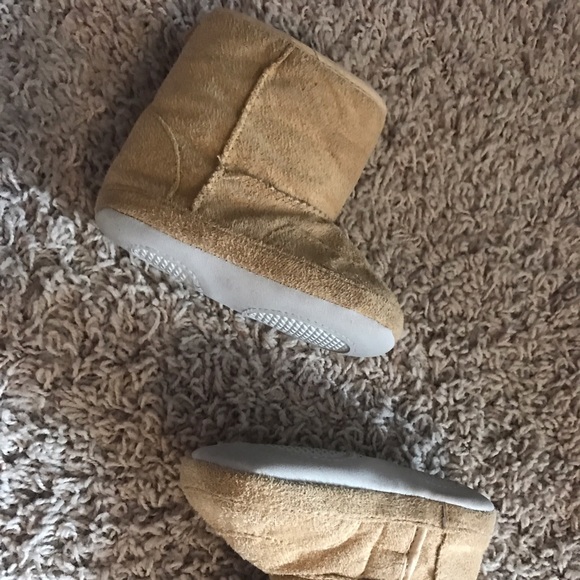 Tan boots baby/toddler size 3 - Picture 2 of 4