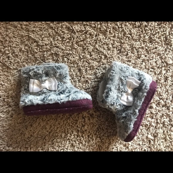 Grey fur toddler boots - Picture 3 of 4
