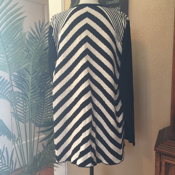 Black and White Cardigan - Picture 4 of 5