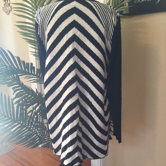 Black and White Cardigan - Picture 5 of 5