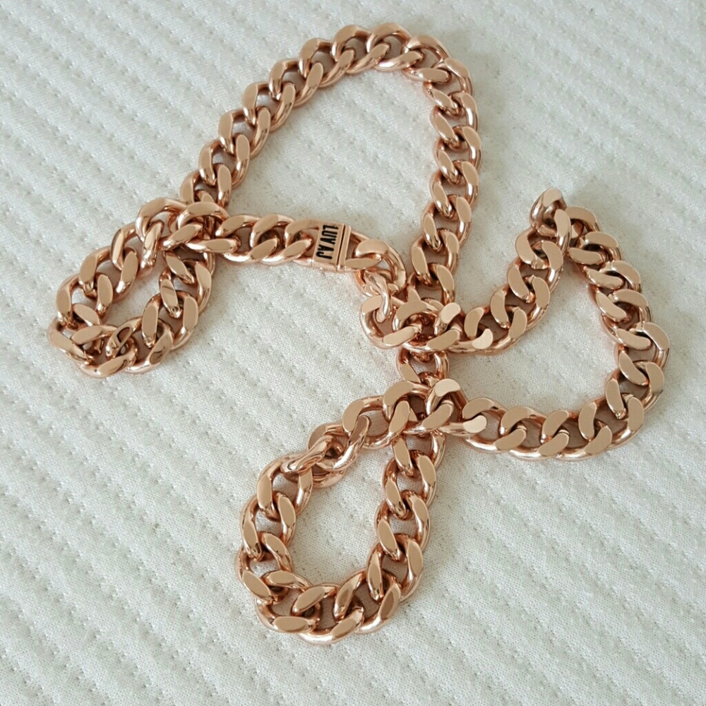Luv aj chain