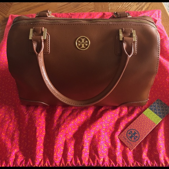 Tory Burch Handbags - 🎉WEEKEND SALE🎉 Tory Burch Robinson middy satchel