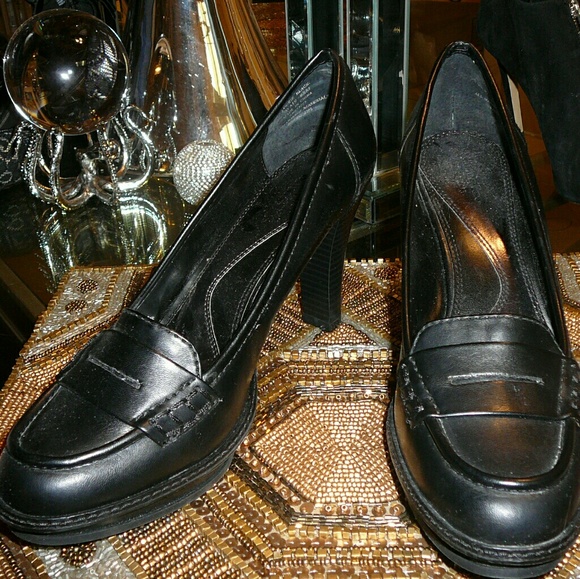 Simply Vera  Wang Black Loafer Platforms  9.5 - Picture 1 of 3