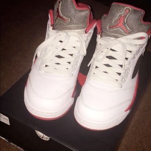 Jordans 5 fire reds