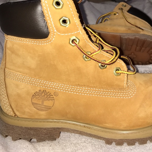 Woman's Timberlands Never Worn! - Picture 3 of 4
