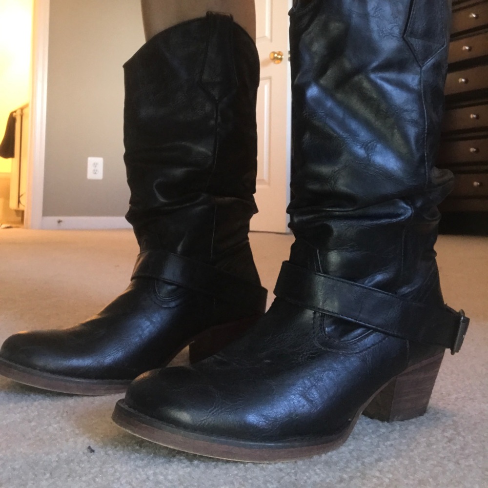 Black western boots