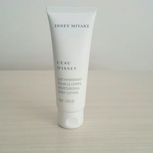 Issey Miyake L'Eau D'Issey Moisturizng Body Lotion